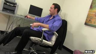 Samantha Bentley si fa scopare sul divano