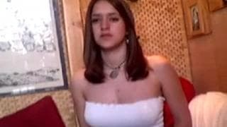 Esibisce figa e tette in webcam Esibisce figa e tette in webcam