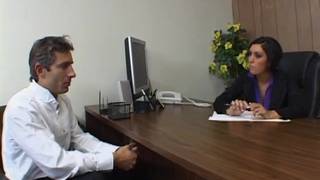 Dylan Ryder tra le grinfie di una milf