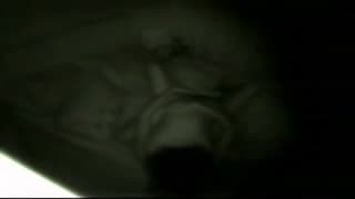 Una bella brunetta per una scena XXX