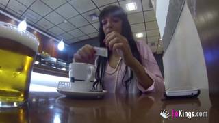 La milf Yolanda scopata da un ragazzo