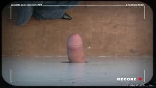 Lili si fa sfondare da un cazzo dal muro