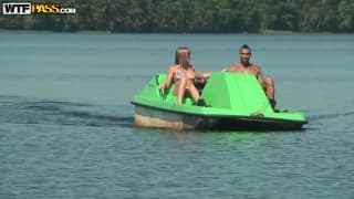 Alika si offre a questi grossi cazzi