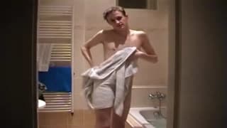 Simon ama toccarsi il cazzo