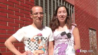 Bella bionda che adora essere guardata