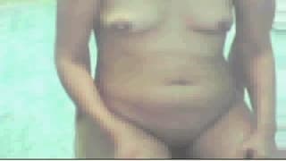 Una gran bella troia davanti la webcam