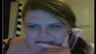 Le piace davvero molto esibirsi in webcam