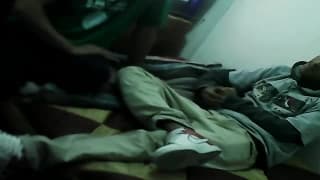 Due gay che scopano senza preservativo