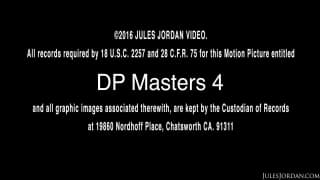 Abella ama prenderne due alla volta