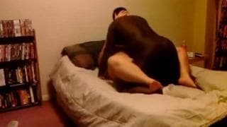 Una bella scena di sesso interrazziale