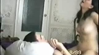 Una moretta con il ragazzo a scopare