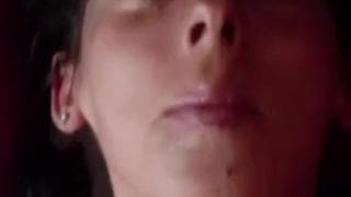 Guarda questa donna matura in un video