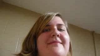 Una ragazza grassa vogliosa di godere