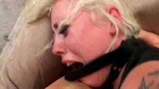 Lorelei Lee in una sessione estrema Lorelei Lee in una sessione estrema