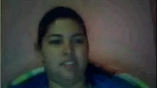 Lei è sempre pronta a godere da sola