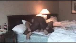 Uomo di colore penetrare donna bianca