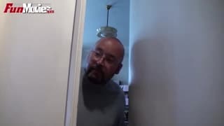 Sarah Dark si diverte con questo uomo