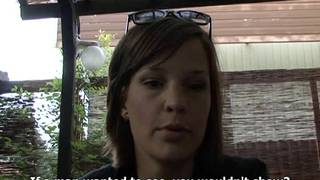 Una troia ceca che ama farsi penetrare