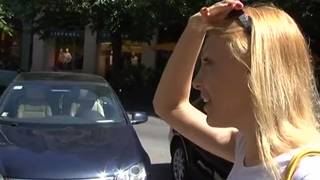 Una turista che accetta di farsi scopare Una turista che accetta di farsi scopare