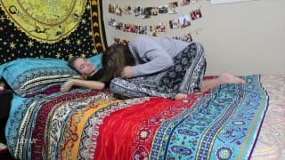 Loro amano godere a letto e filmare tutto