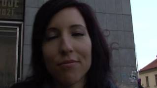 Una bionda che si fa rimorchiare in treno