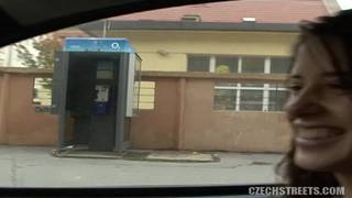 Moretta timida scopata in una discarica