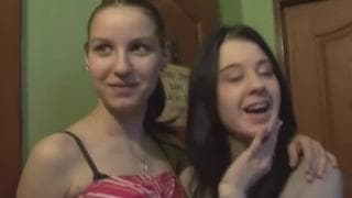 Tre calde troie sanno come farlo sborrare