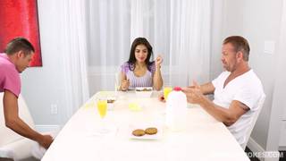 Michelle Martinez insieme al fratellastro