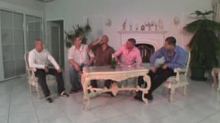 Un'orgia piena di piacere e passione