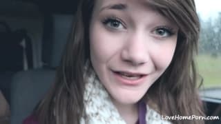 Lei ama avere uno grosso nella bocca