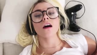 Tanta sborra sulla faccia di queste troie Sborrata Facciale, Ingoiare Sperma