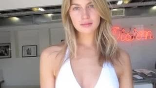Annie McGinty nuda e arrapata in questi video Annie McGinty nuda e arrapata in questi video