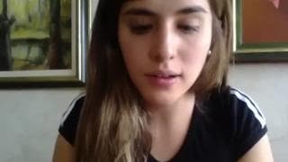 Una calda ragazza mora in cerca di attenzioni