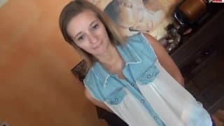 Ria Hill gode in questo video porno
