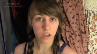 Lei glielo succhia per farlo sborrare