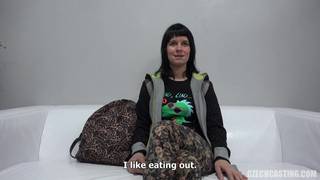 Un casting interessante per questa mora