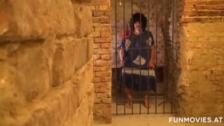 Scena interessante con lesbiche e un maschio baffuto eccitato! Scena interessante con lesbiche e un maschio baffuto eccitato!