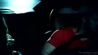 Lei non ama perdere tempo e vuole scopare