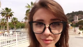 Milla Azul oggi gode da sola in piscina