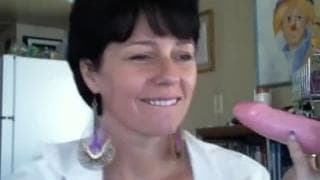 Excitingforu8 è una milf che adora giocare da sola Excitingforu8 è una milf che adora giocare da sola