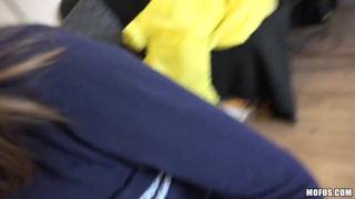 Un po' di soldi per una bella scopata More, Tette piccole, Gola Profonda, Sesso all'aperto