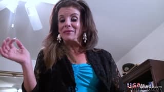 Vecchia mucca esperta si masturba da sola per noi Mature, Sextoy