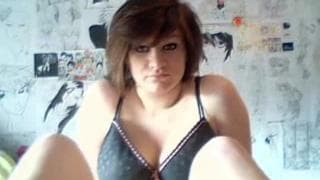 Ecco due grosse tettone da mostrarci