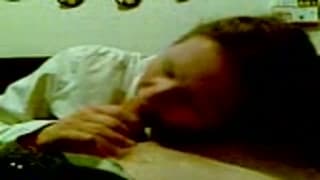 Lei si allena a succhiargli il cazzo oggi