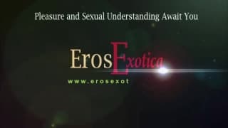 Sesso anale interrazziale con una bella bionda e un indiano Sesso anale interrazziale con una bella bionda e un indiano