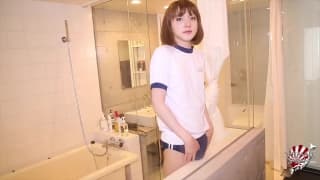 Una trans asiatica vuole farsi una sega