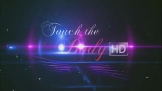 Dopo il massaggio, l'asiatica scivola sul cazzo duro