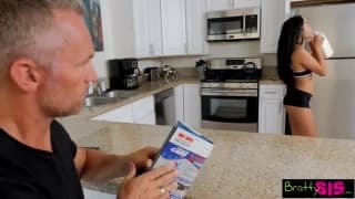 La sua calda sorellastra sa come sedurlo Pompino, Pecorina, Sextoy, Missionario, Cowgirl, Sborrata Facciale