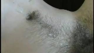 Jack si masturba e sborra molto forte!