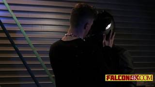 Questo ragazzo vuole farsi sodomizzare